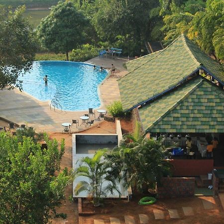 Cherilyn Monta Resort - Ratnagiri Vatul エクステリア 写真