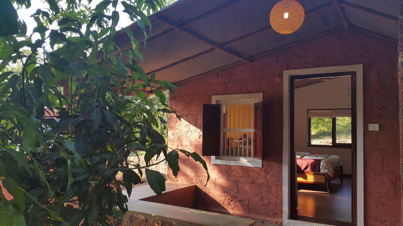 Cherilyn Monta Resort - Ratnagiri Vatul エクステリア 写真
