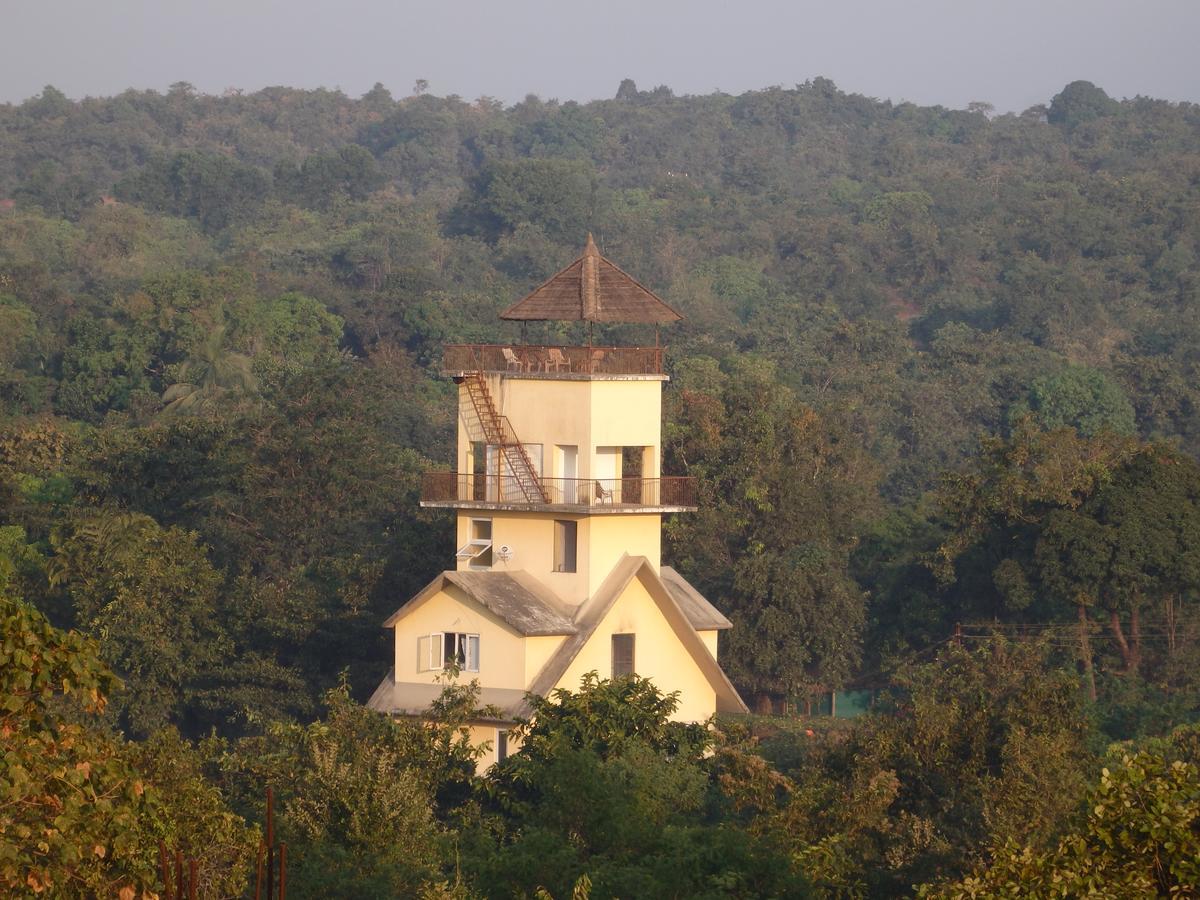 Cherilyn Monta Resort - Ratnagiri Vatul エクステリア 写真